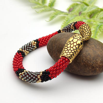 making a snake head with beads friendship bracelet｜TikTok Search
