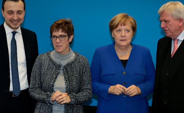 Die CDU gibt sich im Umgang mit Kritik aus der jüngeren Generation eine Blöße nach der anderen (Bild: AP Photo/Michael Sohn)