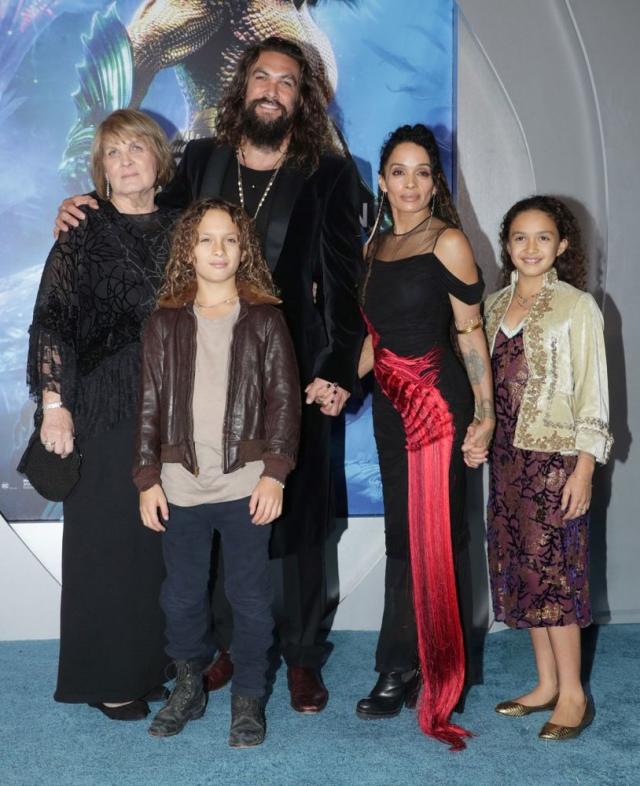 Coni Momoa, Jason Momoa, Nakoa-Wolf Manakauapo Namakaeha Momoa, Lisa Bonet, Lola Iolani Momoa