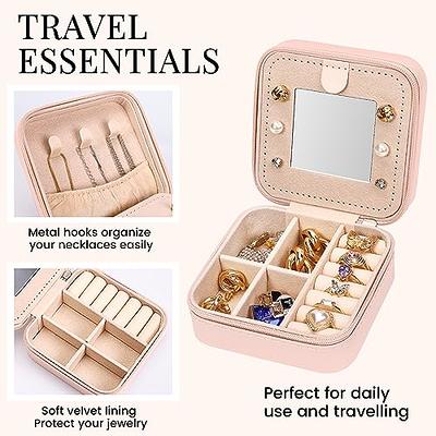 Gifts for Women Teen Girls - Small Initial Jewelry Case Jewelry Organizer  Jewelry Box Birthday Gifts Women Mom Friends Female Sister Bridesmaid Her  Teenage Girl Gifts Idea, Travel Essentials