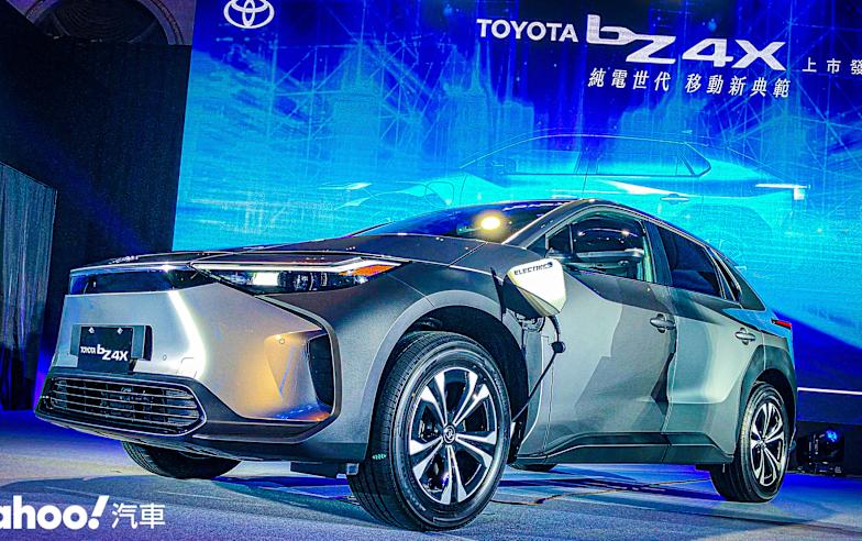 2022 Toyota純電戰略型休旅bZ4X在台上陣！159.9萬元單一規格帶電啟程！