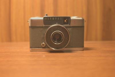 Olympus Pen Ee-S/Tested & Working Half Frame 35mm Film Camera D