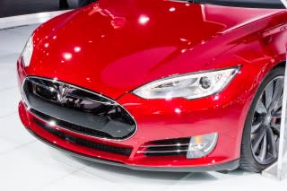 tesla-model-s-p85d-2015-detroit-auto-show_100497373_s.jpg