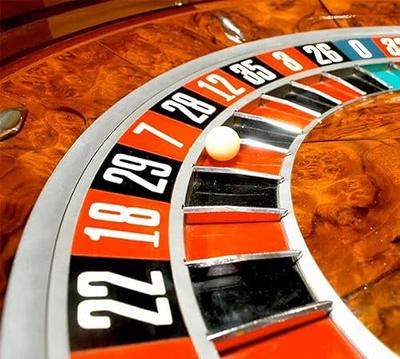  Cabilock Russian Roulette Poker Wheel Game Russian Poker Casino  Games Roulette Poker Table Wheel Game Wheel Poker Game Supply Wooden  Turntable Decorate Game Props to Rotate Plastic : Juguetes y Juegos