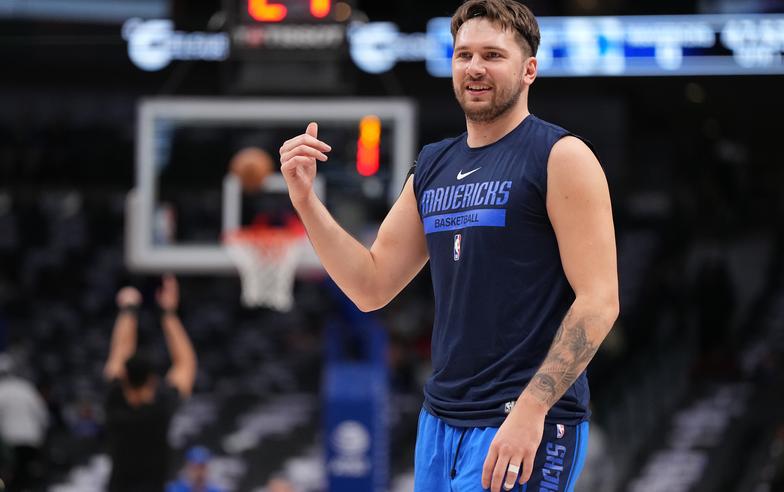 車陣中捕獲野生Doncic 比照最新鞋款粉紫色車身引注目