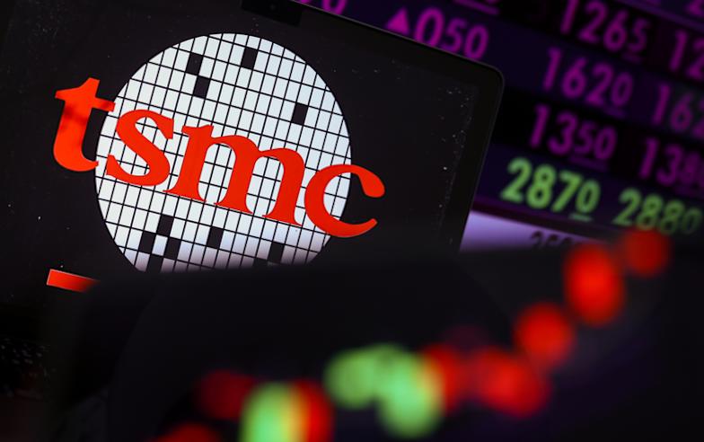 法人力挺多頭氣勢全開 台積電攜台股雙創新高/白銀飆升猛過黃金 馬斯克也喊不妙/賴總統點名下一座神山 軍工股集體起飛｜Yahoo財經掃描