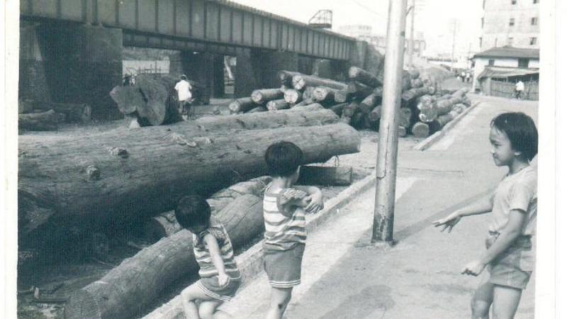 童年只能回憶？你有多久沒在路邊玩過跳格子？