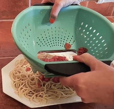 Kitchenaid 3-quart BPA-Free Plastic Colander in White with Aqua