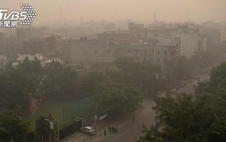 印度首都空氣太差擬「封城」　吸一天等於抽20支菸
