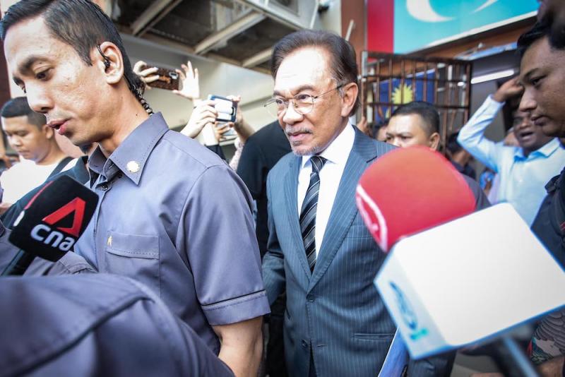 Anwar: Dr M says wasn't part of power grab