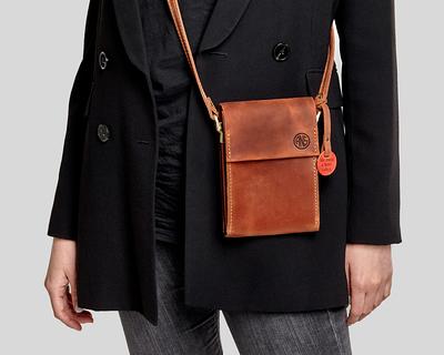 This  crossbody bag is perfect for travel and everyday wear