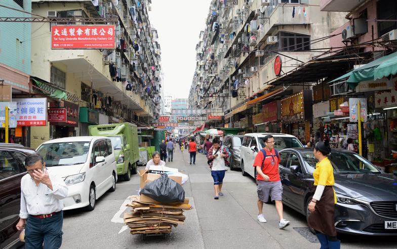 樂施會報告指港貧窮人口達 139 萬｜恒指飆 1310 點中資股重奪新興市場龍頭｜《看我今天怎麽說》游學修入圍金馬獎最佳男主角｜10 月 3 日・Yahoo 早報