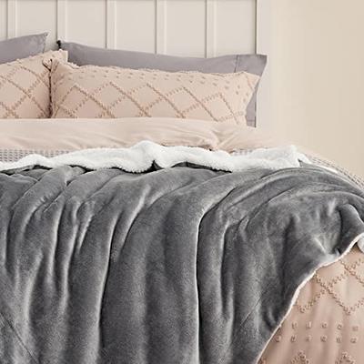 Bedsure Sherpa Fleece Queen Size Blankets for Bed - Thick and Warm