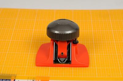 NT Professional Mat Cutter, 45 Degree Bevel Mat Board Cutter, 1 Cutter  (MAT-45P), Aluminum Die-Cast Grip, Red/Grey - Yahoo Shopping