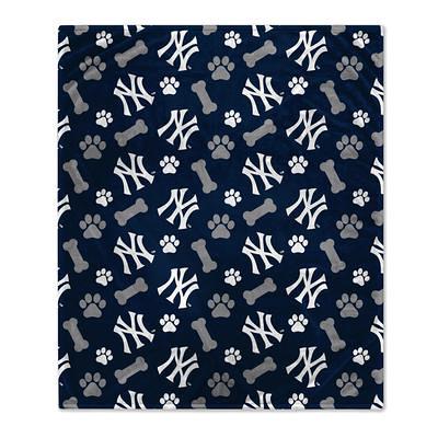 Logo Brands New York Yankees 54'' x 84'' Sweatshirt Blanket