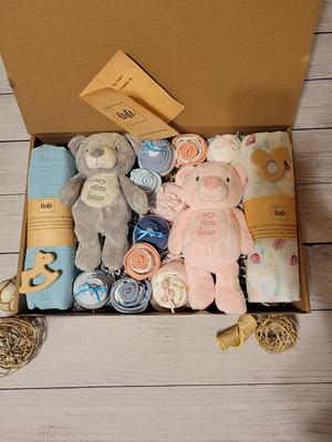 iAOVUEBY Baby Boy Gifts, Baby Shower Gifts for Boys, Baby Gifts for Newborn  Boy, Wooden Baby Gift Basket Includes Swaddle Blanket Rattle Toy Onesie