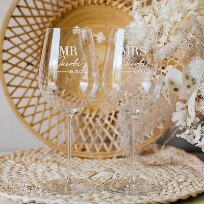 P Lab Set of 2, Bride and Groom Champagne Glasses w/Last Name & Date,  Personalized Mr. Mrs. Engagement & Wedding Champagne Flutes, Toasting  Glasses - Customized Etched Flutes, Wedding Gift #N5 -