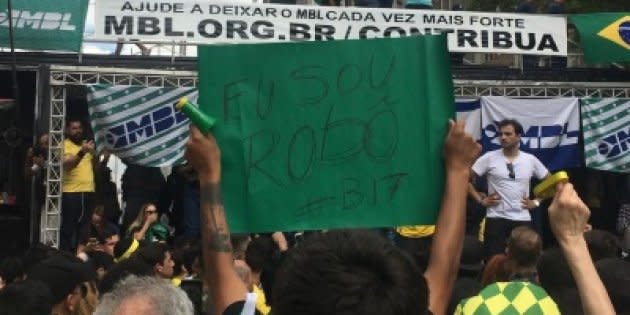 Apoiadores de Bolsonaro ironizaram acusações sobre Caixa 2.