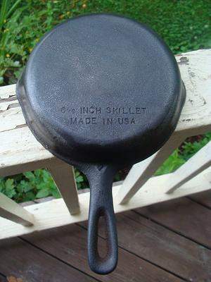Vintage Cast Iron Pan, No.4, 6 1/2 Inch Skillet, Good Vintage  Condition,nice for a Gas Range 