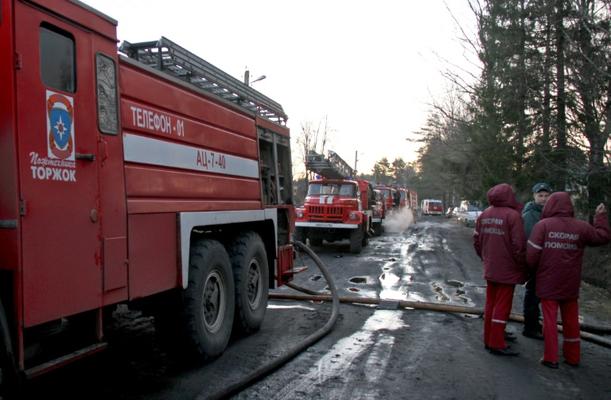 莫斯科工厂大火烧垮屋顶 至少11死 - Yahoo首页