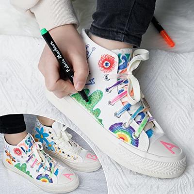 Shuttle Art Fabric Markers Pens, 30 Colors Dual Tip Fabric Markers  Permanent No Bleed Markers for T-Shirts Sneakers, Non-Toxic & Child Safe  Permanent Fabric Pens for Kids Adult Painting Writing