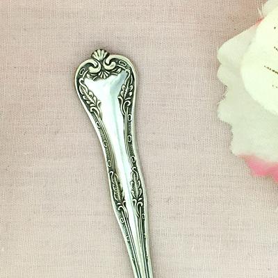 Queen Elizabeth Bracelet Buddy Helper Fastener, Long Repurposed Silverplate  Iced Tea Spoon, Jewelry Accessory, ++ Box - Yahoo Shopping