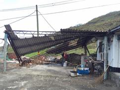 颱風後受災的家