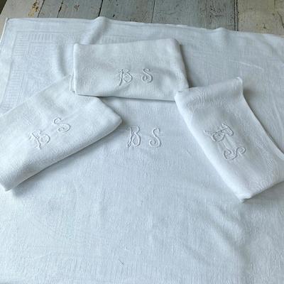 Monogram Scrol Personalized Kitchen Towels Hand Towel 2 piece Set