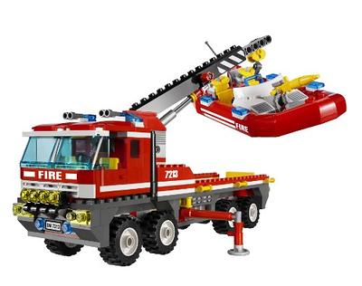 LEGO City Fire Rescue & Police Chase Building Set 60319 - Kid's Fire &  Police Build, Featuring 3 Minifigures, Emergency Truck, Patrol Car,  Motorcycle