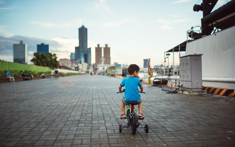 我是高雄市民，我家有0-6歲小孩，可以領哪些育兒津貼？