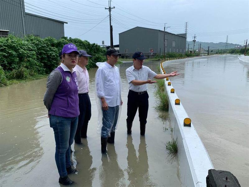 影 高雄淹大水60秒震撼影片曝光在地人喊5字 Yahoo奇摩股市