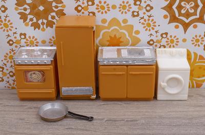 *Sylvanian Families Furniture Kitchen Stove Sink Set