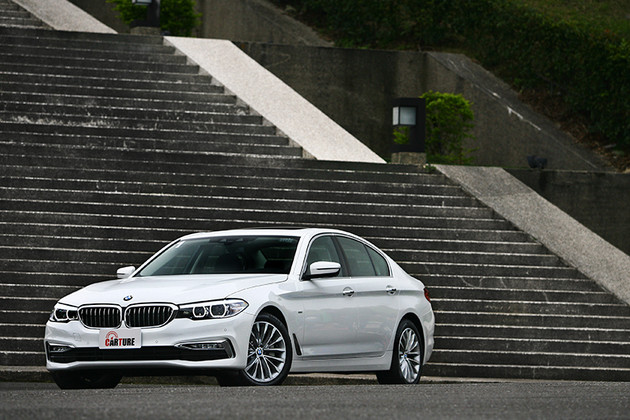 5力全開，試駕BMW 530i Luxury豈只得痛快？