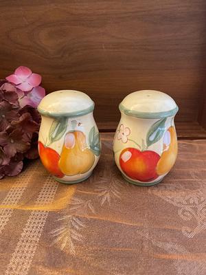 Farmhouse Salt And Pepper Shakers Set With Adjustable Lids, Modern Home  Country Kitchen Decor, Cute Shaker