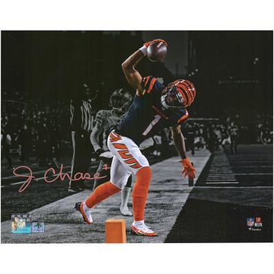 Ja'marr Chase Autographed Signed Ja'marr Chase Football 8 X 10 Photograph -  Fanatics Authentication