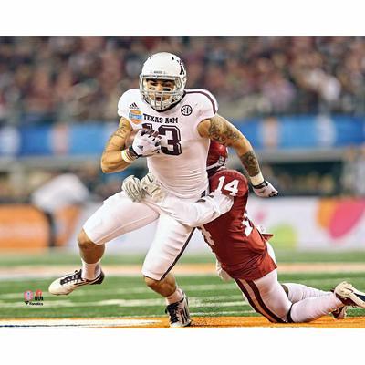 Josh Jacobs Alabama Crimson Tide Unsigned White Jersey Running Photograph