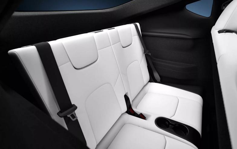 特斯拉Model Y三排座回歸 後排座椅看起來仍然一如既往地毫無用處