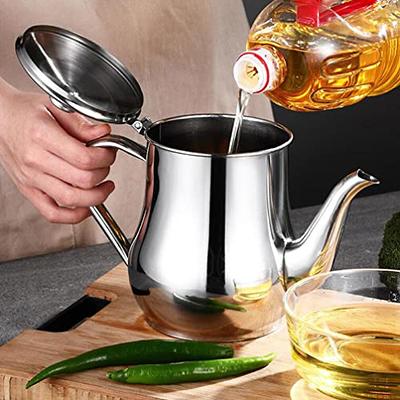 Bacon Grease Container,Kitchen Oil Container Can with Strainer and  Anti-slip coaster tray for Store Meat Frying Oil and Cooking Grease Storage