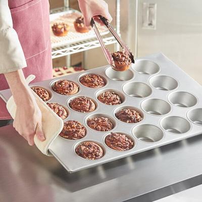 Baker's Mark 20 Cup 8.2 oz. Glazed Aluminized Steel Pecan Roll / Jumbo  Muffin Pan - 26 x 18 - Yahoo Shopping