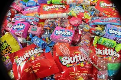 Candy Variety Pack - Halloween Bulk Candy - Pinata Stuffers - Bulk Candy -  Assorted Candy - Individually Wrapped Candy - Party Mix - Candy Assortment  - 4 Pounds - Packaging May Vary