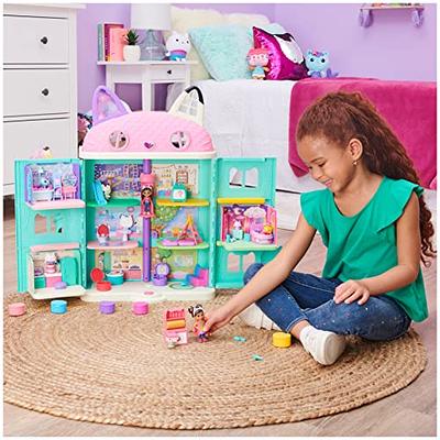 Gabby's Dollhouse, Deluxe Gift Set with 7 Toy Doll Figures Ages 3 and up 