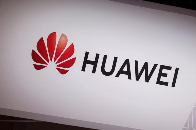 https://hk.news.yahoo.com/us-reportedly-revokes-intel-qualcomm-licenses-to-sell-chips-to-huawei-122436171.html