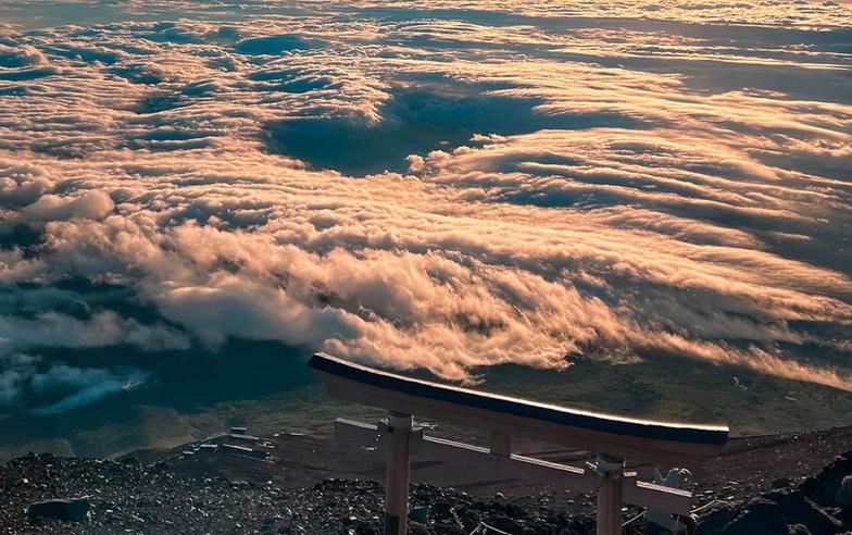 花 6 小時登上日本最高峰－富士山