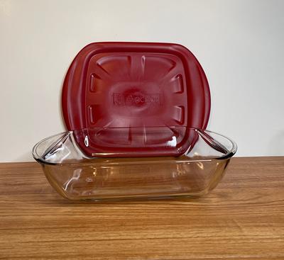 Rubbermaid DuraLite Glass Bakeware, 2.5-Quart Baking Dish, Cake Pan, or  Casserole Dish with Lid 