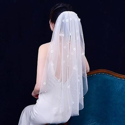 Aukmla Wedding Bridal Veils Ivory Beautiful Long Veil with Lace and Metal  Comb at the Edge Cathedral Length (Ivory)