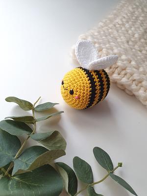 Crochet bee decor amigurumi Pattern Bumble bee baby shower