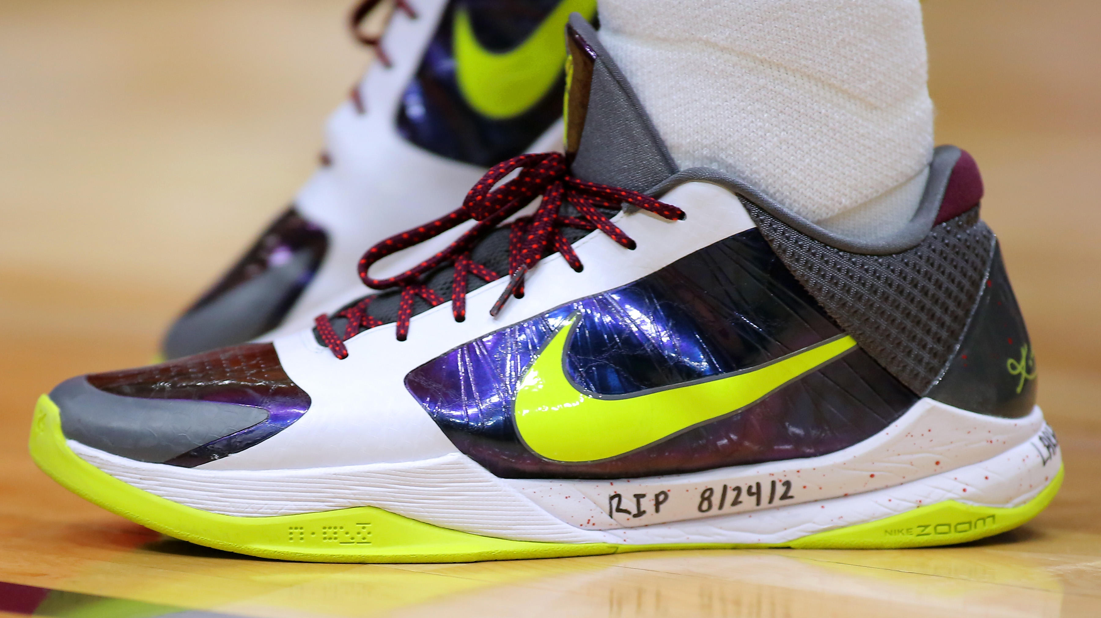 Nike pulls Kobe Bryant gear from online store 
