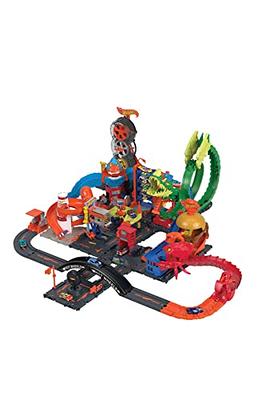 HOT WHEELS Track Set with 1:64 Scale Toy Firetruck, City Fire