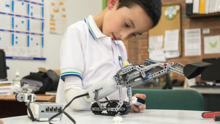 Lego-compatible prosthetic arm lets kids build their own hand