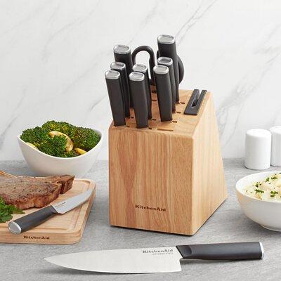 This Ninja Set With Built-In Sharpener Is The Best Knife Block